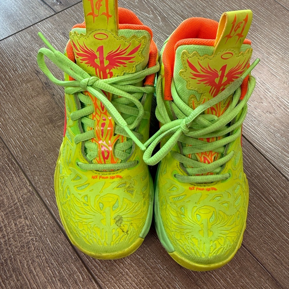 PUMA x LAMELO ball MB .04- kids size 12